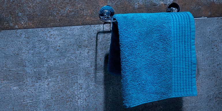 Jak prać ręczniki, aby były miękkie i dłużej świeże?
