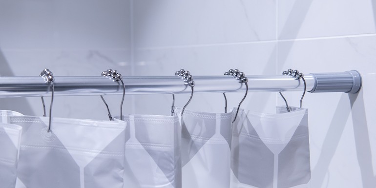 Jak prawidłowo zamontować zasłonę prysznicową?